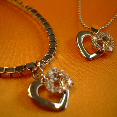Petite Heart�E�x�l�`�A���E�u���X���b�g�ƃl�b�N���X�̃Z�b�g